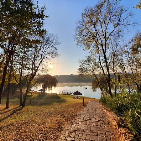 Premier Hotel Roodevalley Pretoria Bagian luar foto