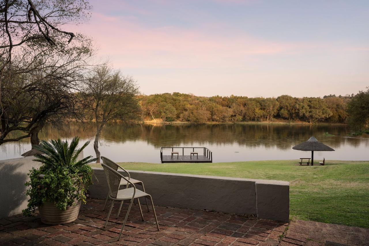 Premier Hotel Roodevalley Pretoria Bagian luar foto