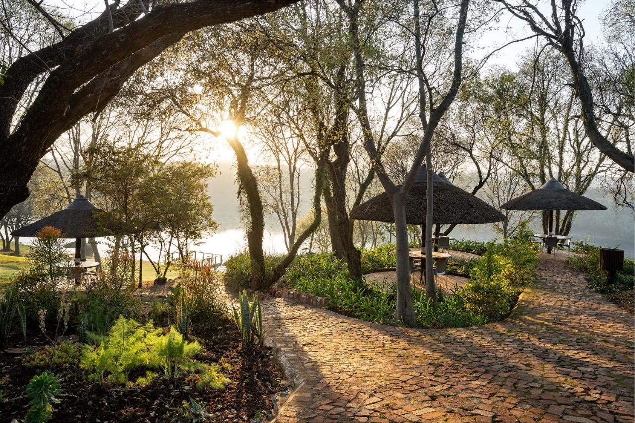 Premier Hotel Roodevalley Pretoria Bagian luar foto