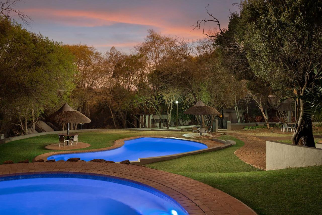 Premier Hotel Roodevalley Pretoria Bagian luar foto